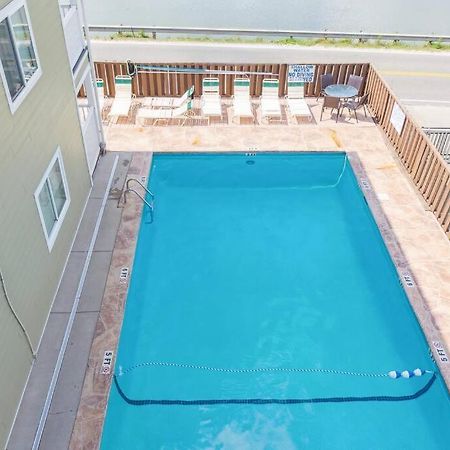 Right Across Beach Pool View Private Balcony By Zen Living Short Term Rental Myrtle Beach Exterior photo