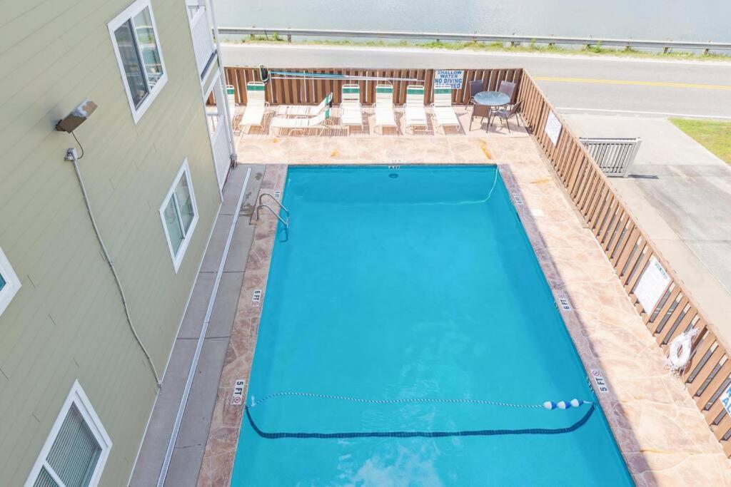 Right Across Beach Pool View Private Balcony By Zen Living Short Term Rental Myrtle Beach Exterior photo